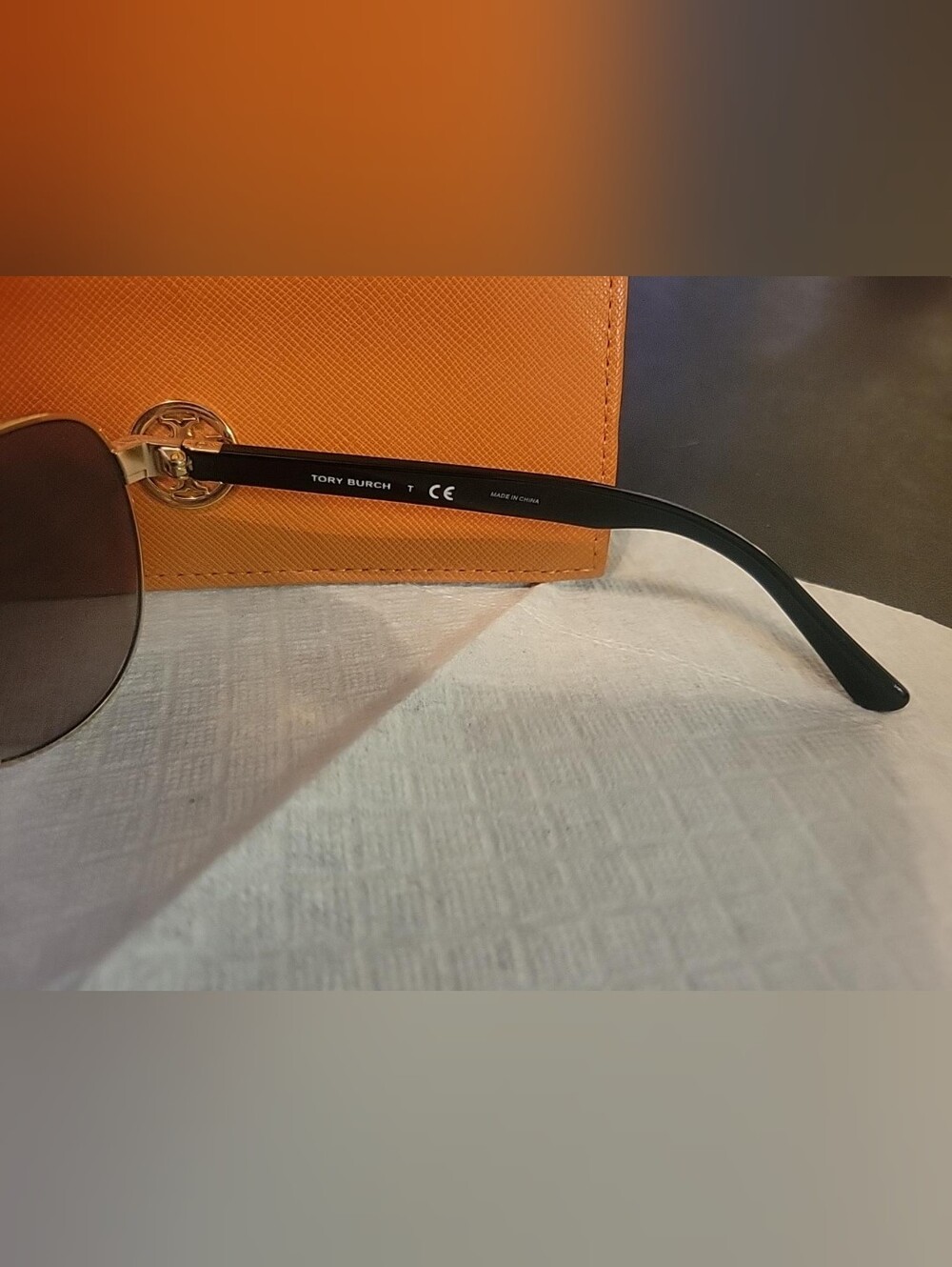 Tory Burch Gold Frame Aviator Sunglasses with Orange Case - Picture 3 of 6